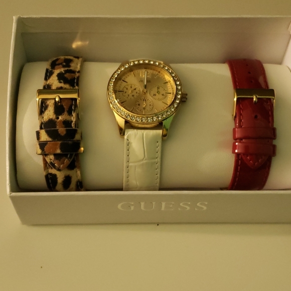 Guess Accessories - NWOT Guess watch brand new